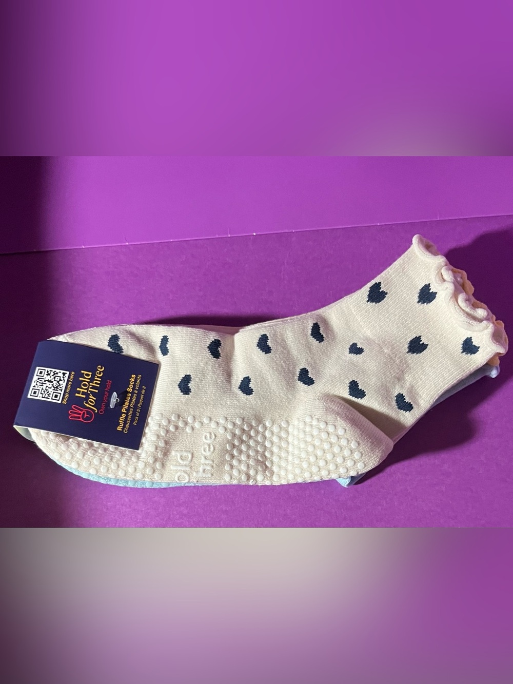 Hold for Three - Own your hold -
Ruffle Pilates Socks